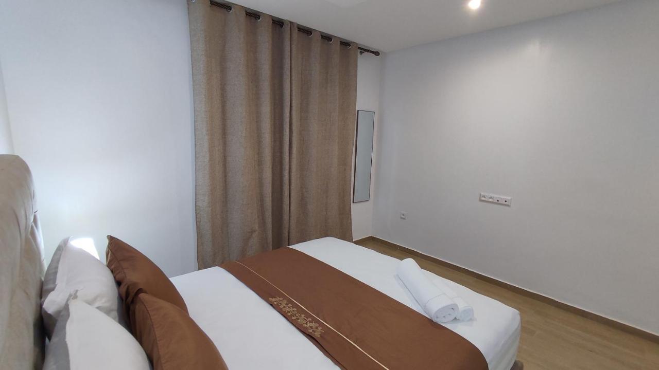 Dlx02 Apartment Oujda Bagian luar foto